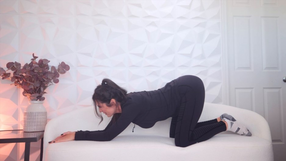 Goddess Alessa – Faggot Yoga Challenge